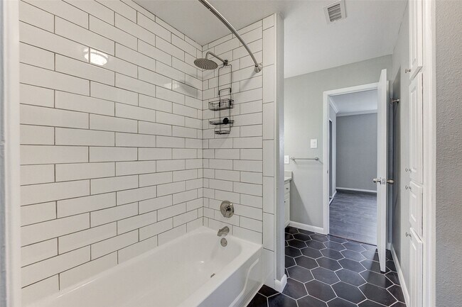 Building Photo - 6406 Ferris Dr