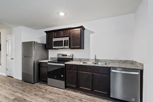 Building Photo - 1151 Magnolia St