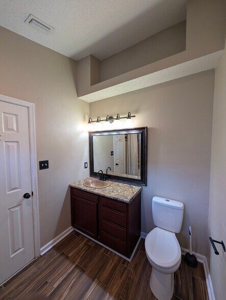 Building Photo - 4211 Minnard Ct