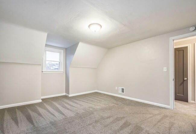 Building Photo - 2 BEDROOM BROOKLINE BEAUTY!!! with INTEGRA...