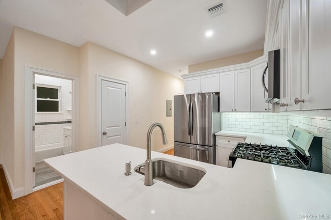 Building Photo - 41-06 25th Ave