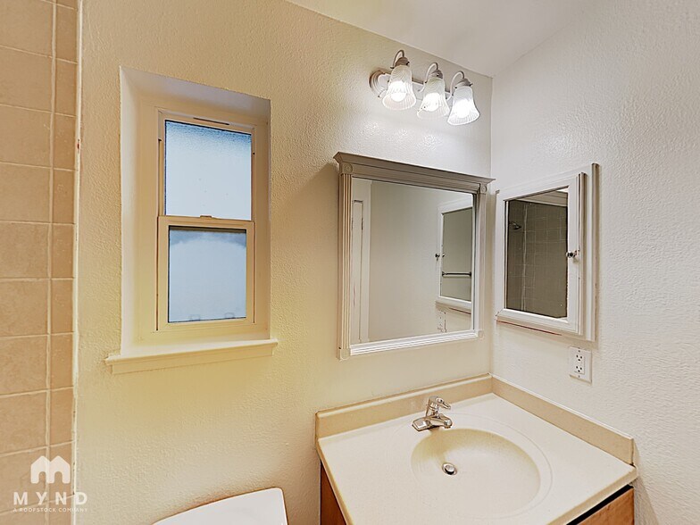 Building Photo - 7161 Rouse Ct
