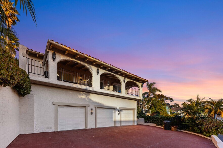 Building Photo - 605 Calle del Cerrito