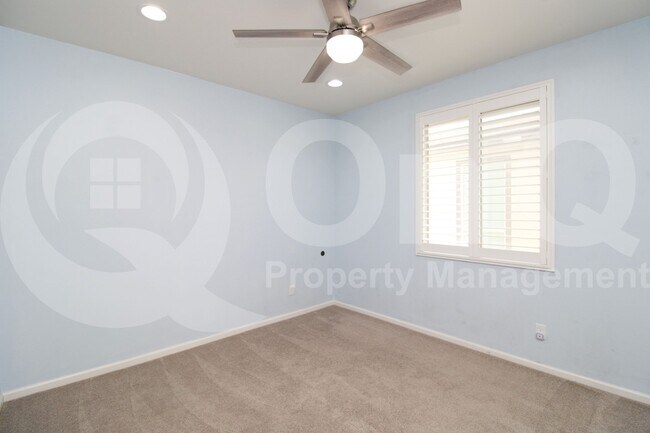 Building Photo - 3080 S Jasmine Dr