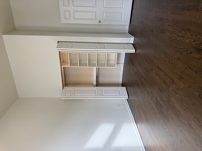 Building Photo - 949 N Willard Ct