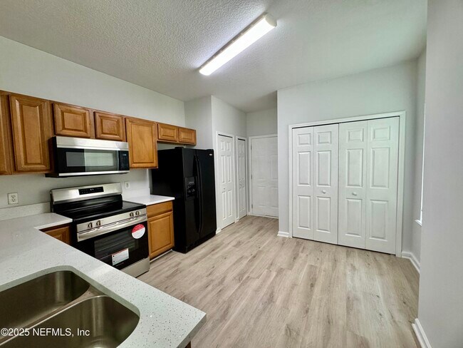 Building Photo - 4815 Playpen Dr