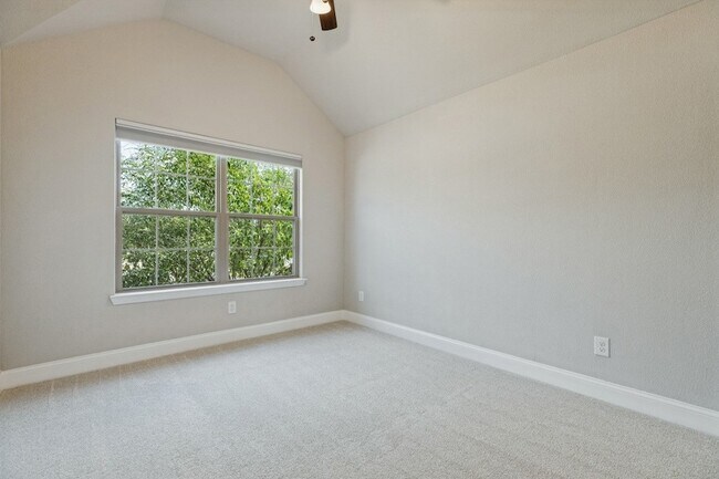 Building Photo - 4005 Gray Wolf Dr