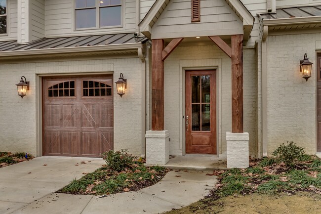 Edgewood Place Townhomes - 818 Columbiana Rd