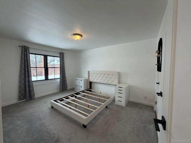 Building Photo - 36-26 192nd St