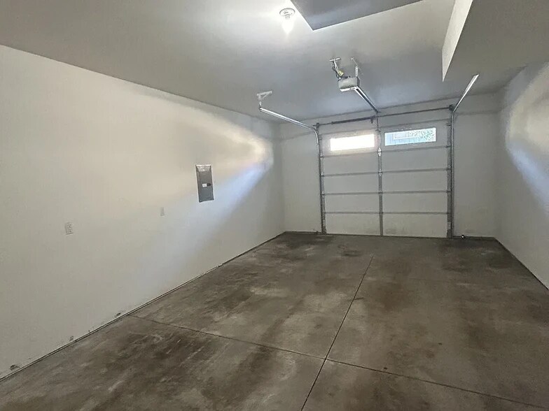 Building Photo - 106 Broken Pine Ln