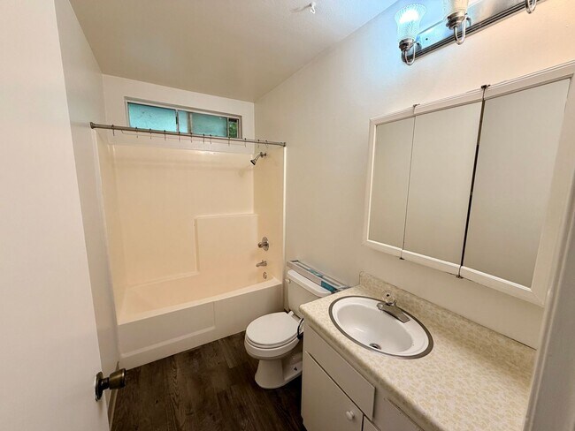 Building Photo - 067