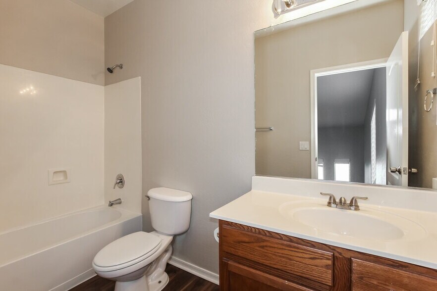 Building Photo - 16994 W Manchester Dr