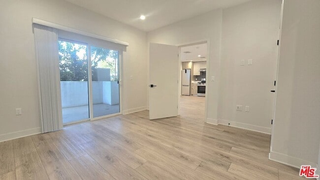 Building Photo - 1530 S Hayworth Ave