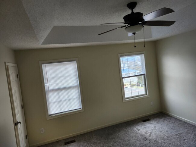 Building Photo - Harrisonburg Townhouse Available for Rent, Spacious 3 BR, 2.5 Baths