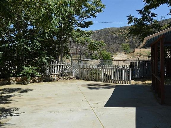 Building Photo - 17506 Elizabeth Lake Rd