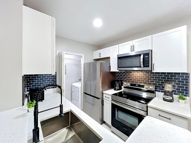 Building Photo - South Kirkman Road, Orlando, FL 32811 - 2 BR 2 BA condo