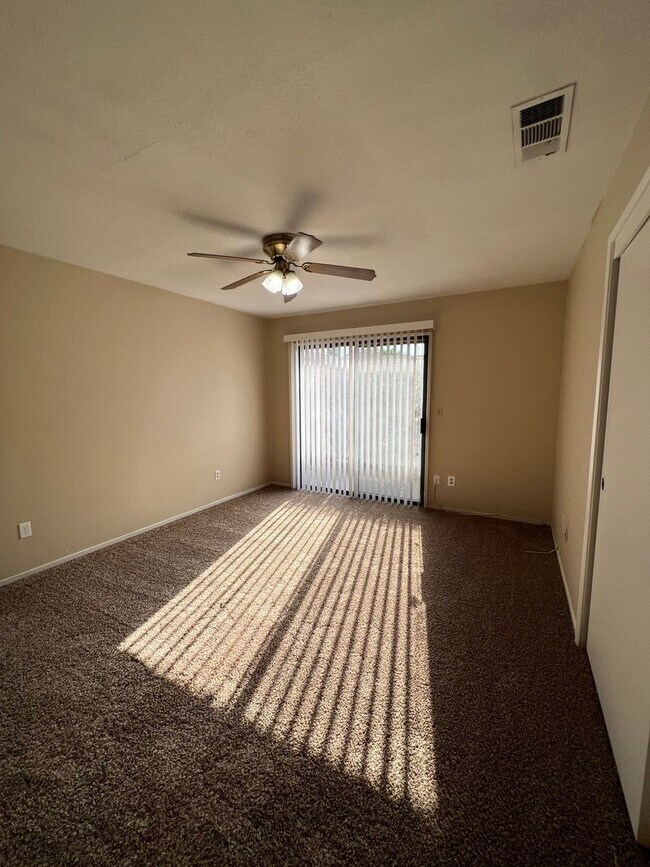 Building Photo - 8609 Lyn River Ct