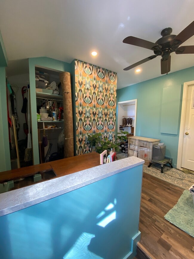 Building Photo - 167 Peacock Walk