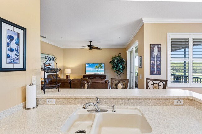 Building Photo - ** HERITAGE BAY ** 2 BED / 2 BATH - CONDO ...