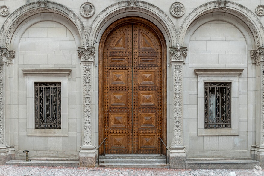 Entrance - The Society Apartments on Pratt