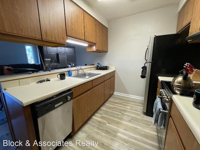 Building Photo - 1 br, 1 bath House - 3077 Huntleigh Drive