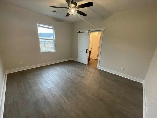 Building Photo - 960 W Long Path Ct