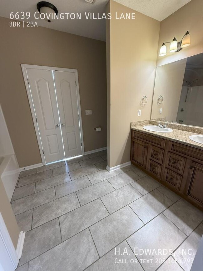 Building Photo - 6639 Covington Villas Ln