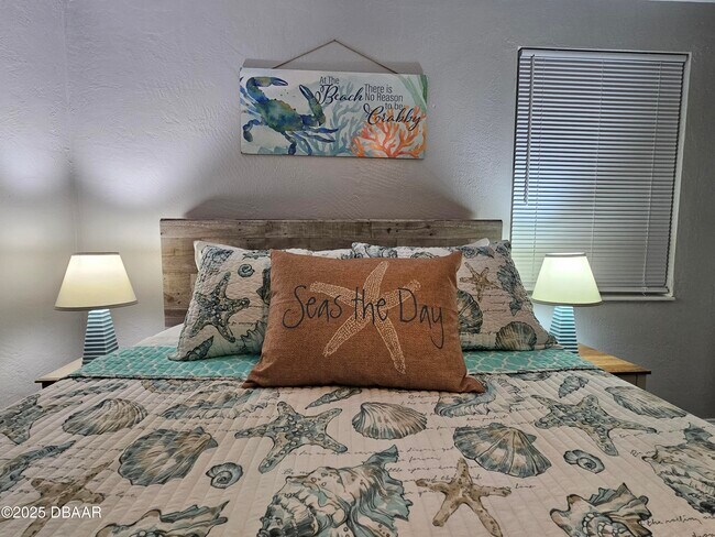 Building Photo - 62 Rivershore Dr