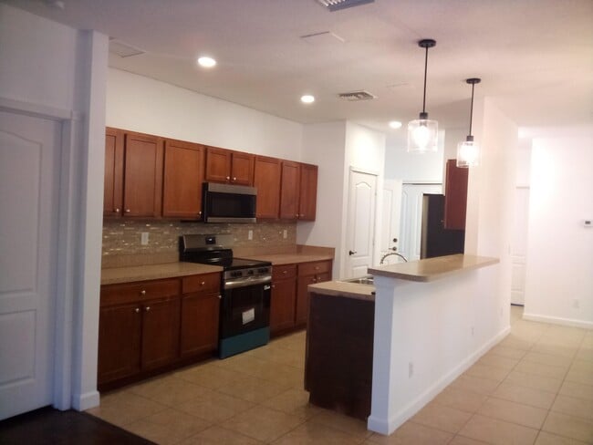 Building Photo - 3926 Sabal Way