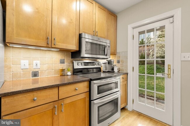 Building Photo - 4809 Wellington Dr