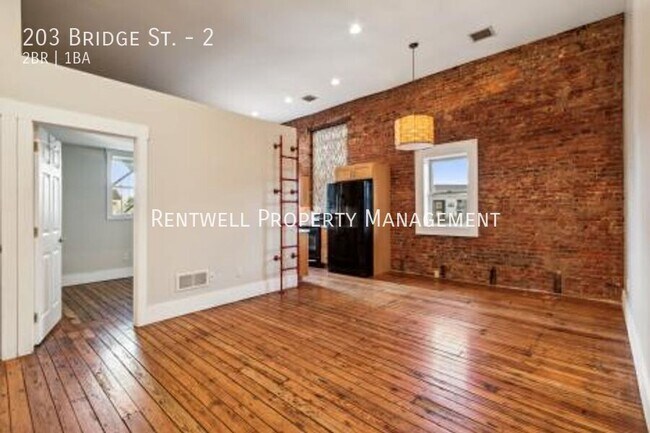 Building Photo - 203 Bridge St