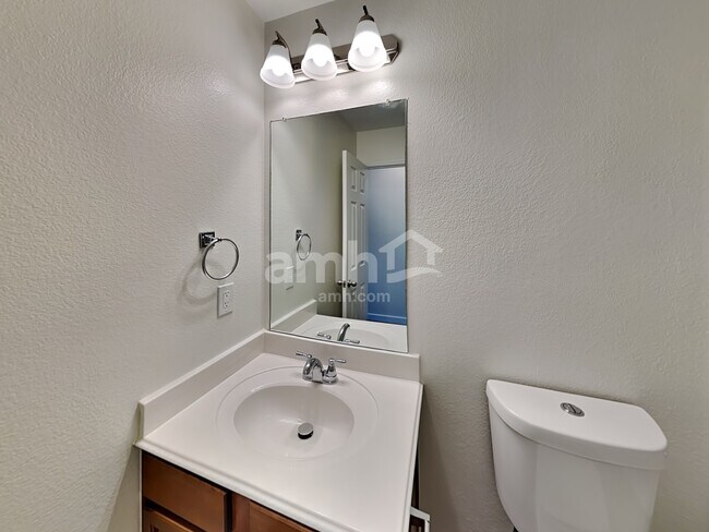 Building Photo - 803 Windflower Dr