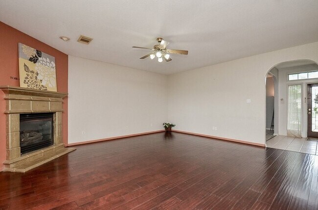 Building Photo - 2515 Lansing Cir