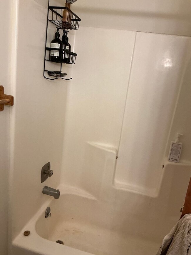 Building Photo - 2 bedroom 1 bath duplex is located off Whitehead Rd!