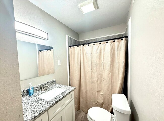 Building Photo - 303 Fiesta Ave