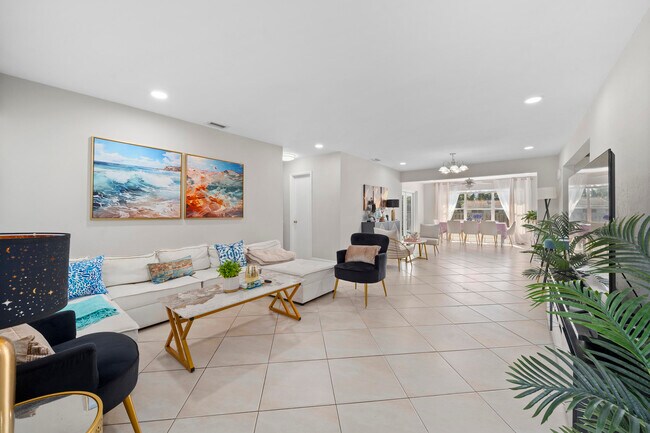 Building Photo - 250 NW 11th St