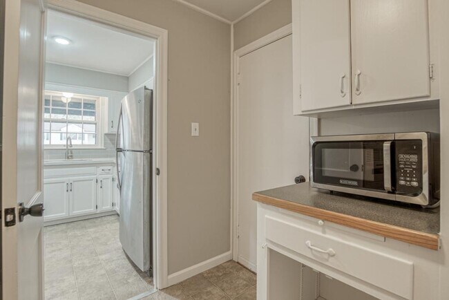 Building Photo - 7121 W 74th St