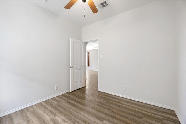 Building Photo - 187 Rummel Dr