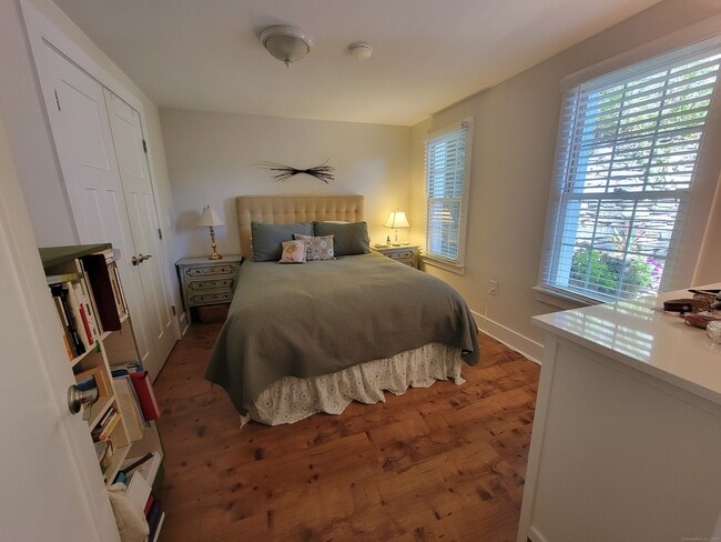 Building Photo - 8 W Main St