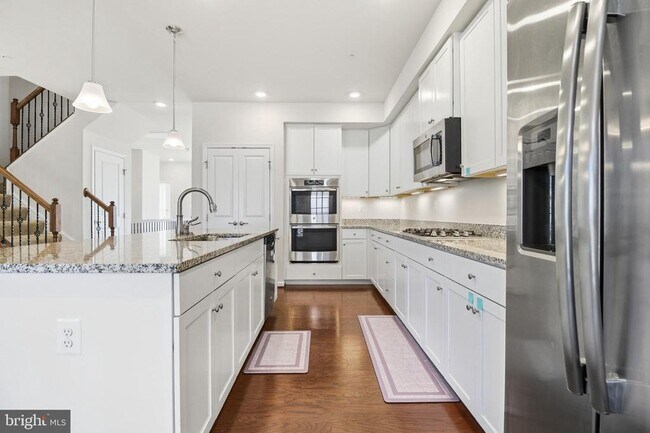 Building Photo - 13735 Air and Space Museum Pkwy