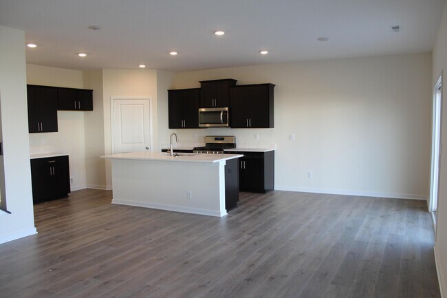 Building Photo - 448 Park Vista Dr