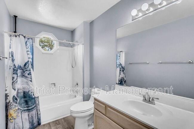 Building Photo - 1575 S Pennington Dr