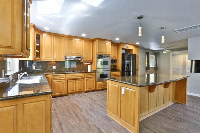 Building Photo - Saratoga single story home with Pool, and open Concept Living
