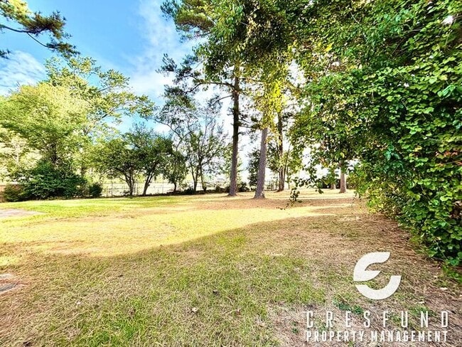 Building Photo - *CHRITMAS SPECIAL LEASE SIGNED BY 12/31/25 GET A MONTH FREE* 3 BEDROOM AVAILABLE NOW - Minutes Fr...