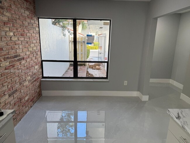 Building Photo - 2700 N 34th Ave