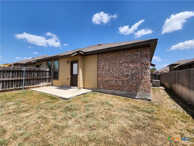 Building Photo - 712 Creekside Cir