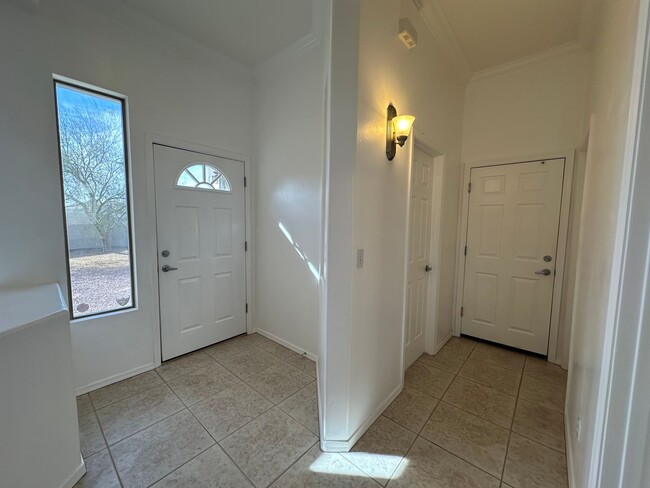 Building Photo - Beautiful 2 Bedroom, 2 Bathroom Home in Ga...