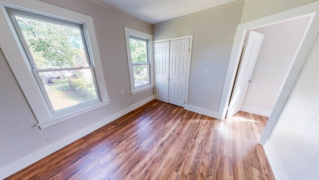Building Photo - Beautiful Beaver Hills Single Family | Ava...