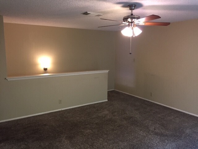 Building Photo - Spacious 4-Bedroom, 2.5-Bath Home with One-Car Garage!