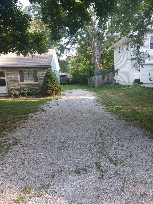 Building Photo - 3bdr/1.5bth house in Raytown, MO